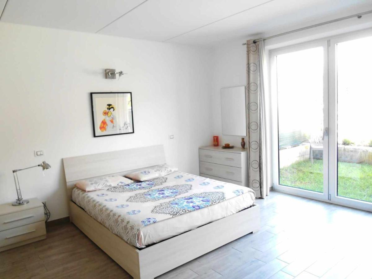Direttamente Al Lago Apartments Marone Værelse billede