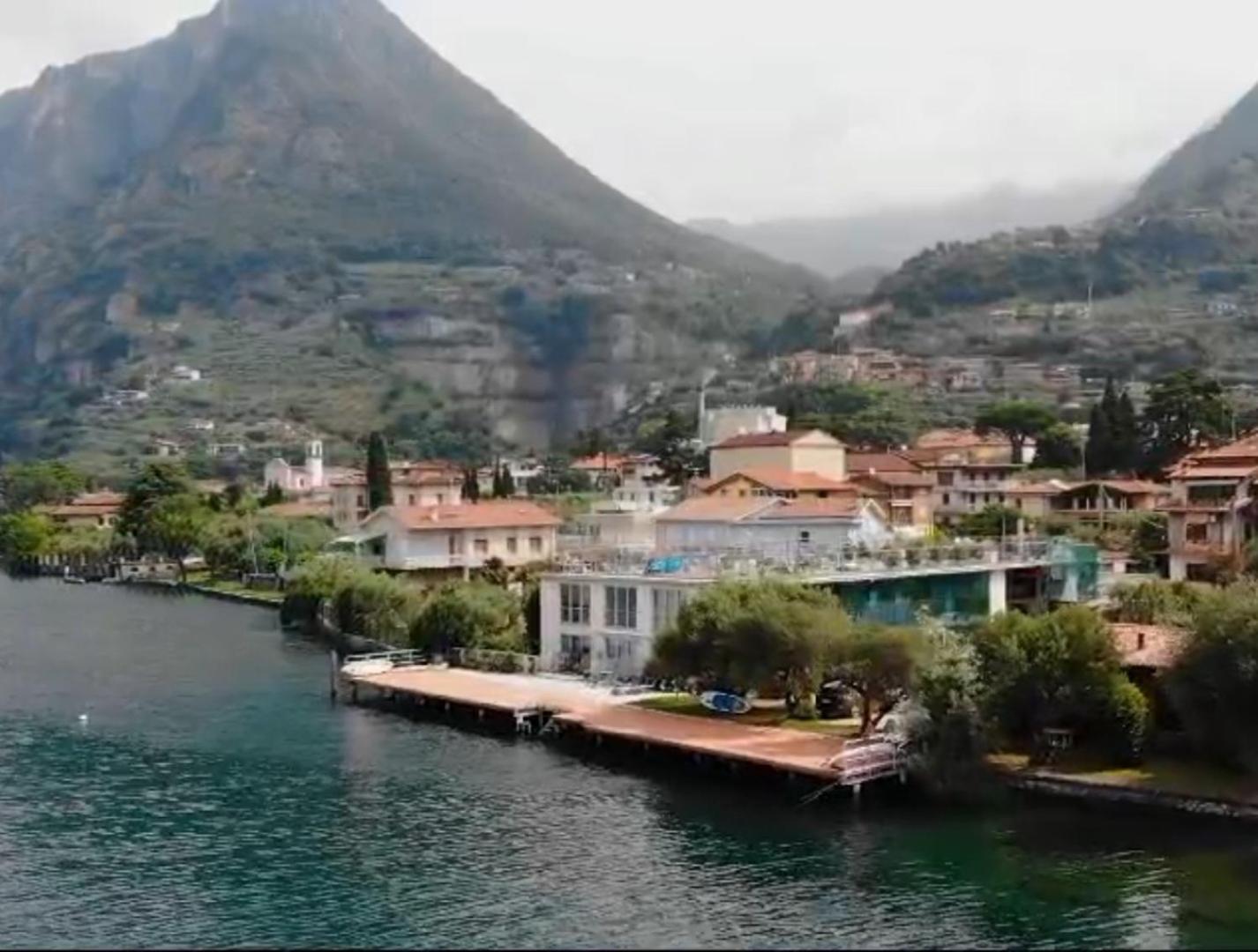 Direttamente Al Lago Apartments Marone Eksteriør billede